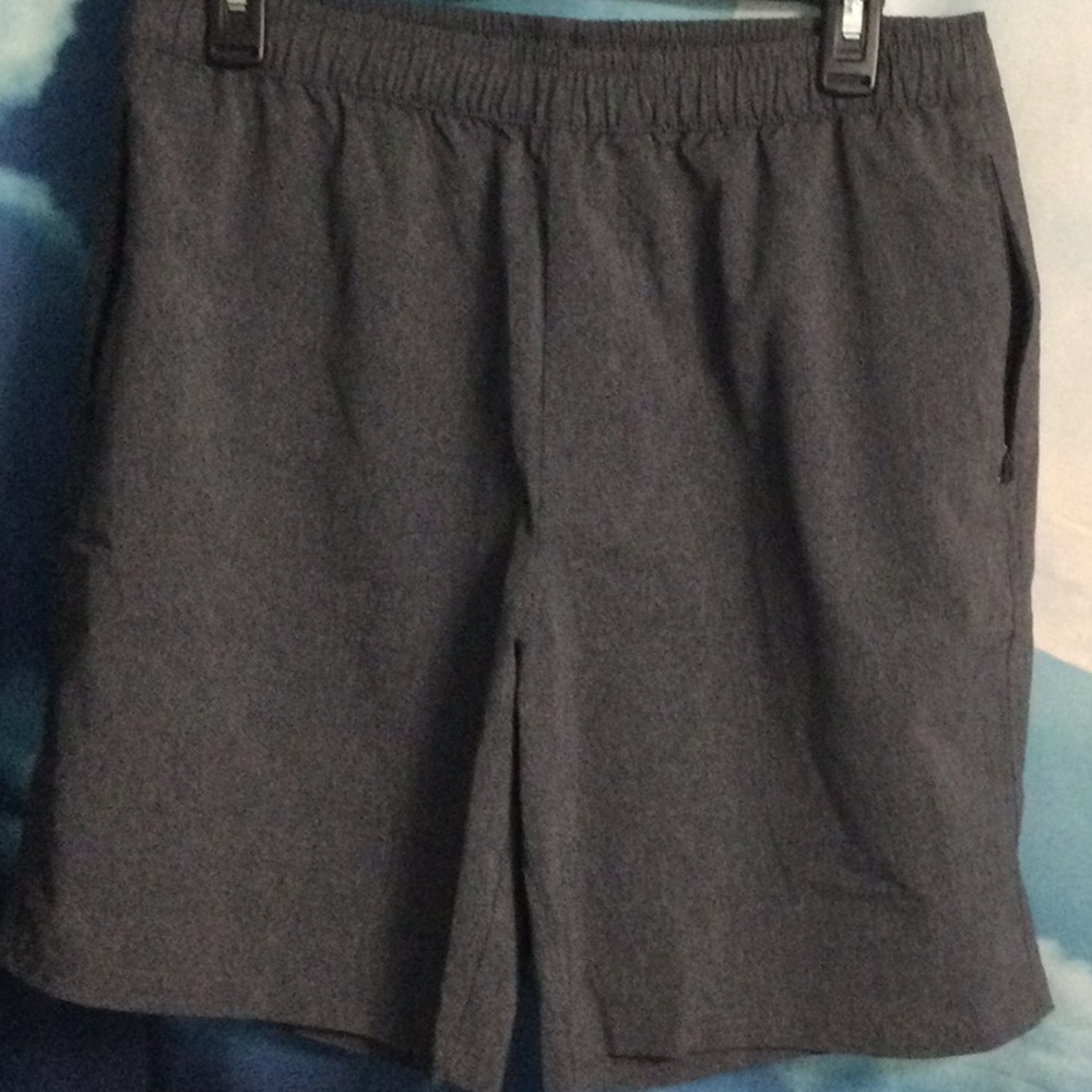 Myles charcoal dark gray shorts L